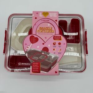 Core Kitchen "Love" 5-Section Snackle Container Valentine, 120oz/3.5L/15 Cups